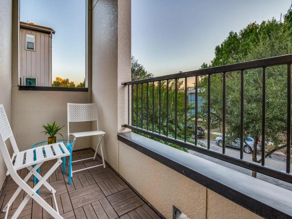 4211 Rawlins Street, #97
