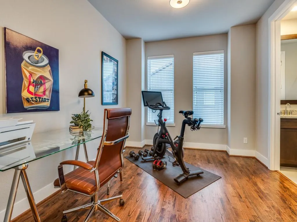 4211 Rawlins Street, #97