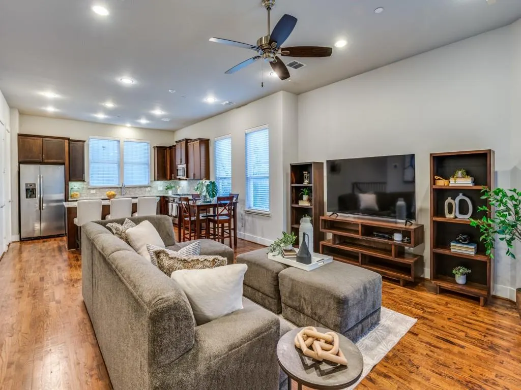 4211 Rawlins Street, #97