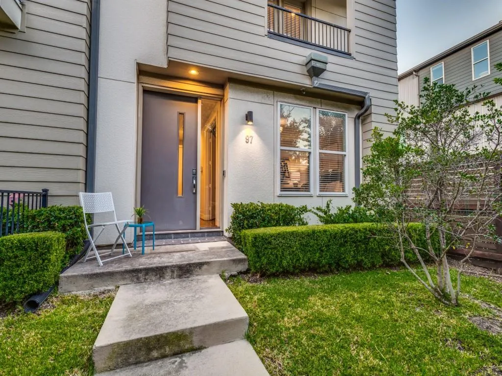 4211 Rawlins Street, #97
