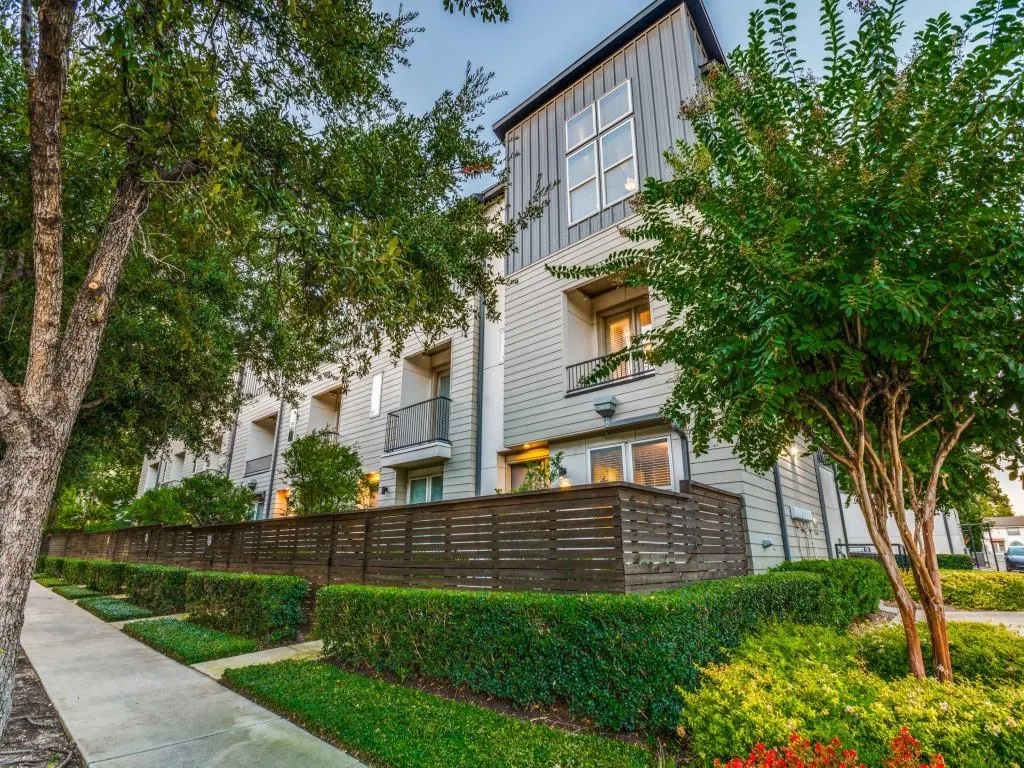 4211 Rawlins Street, #97