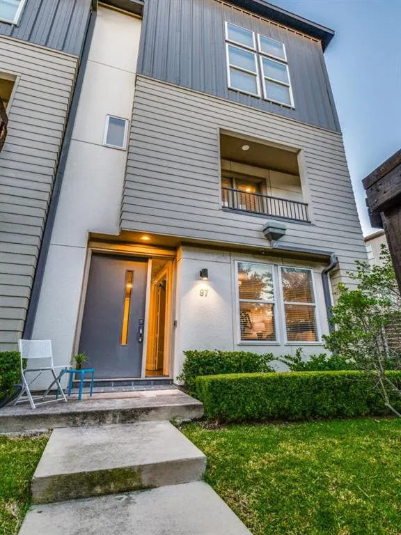 4211 Rawlins Street, #97