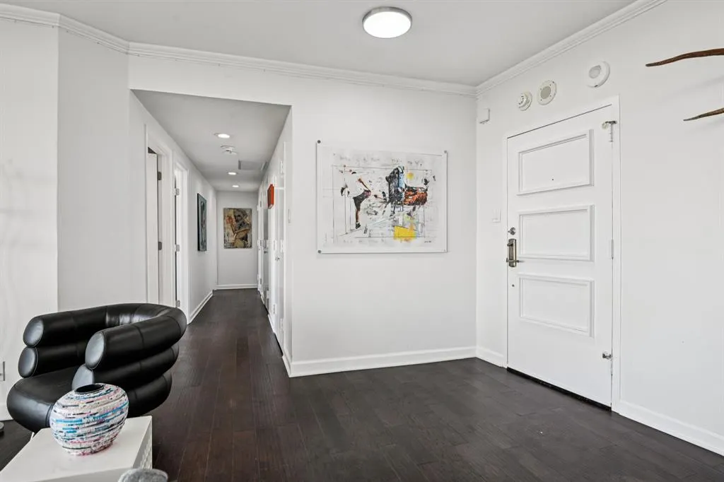 6211 W Northwest Highway, #2306