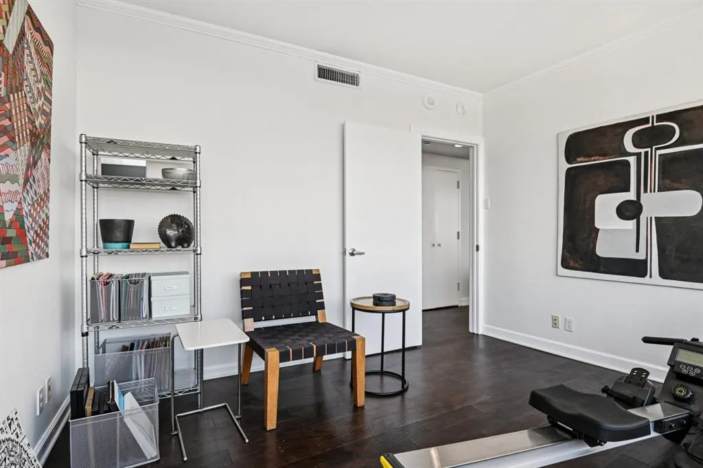 6211 W Northwest Highway, #2306