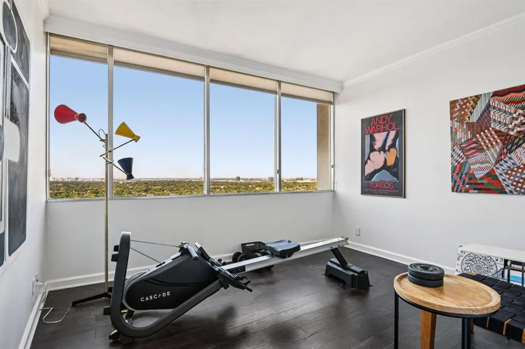 6211 W Northwest Highway, #2306