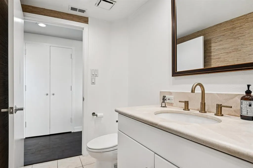6211 W Northwest Highway, #2306