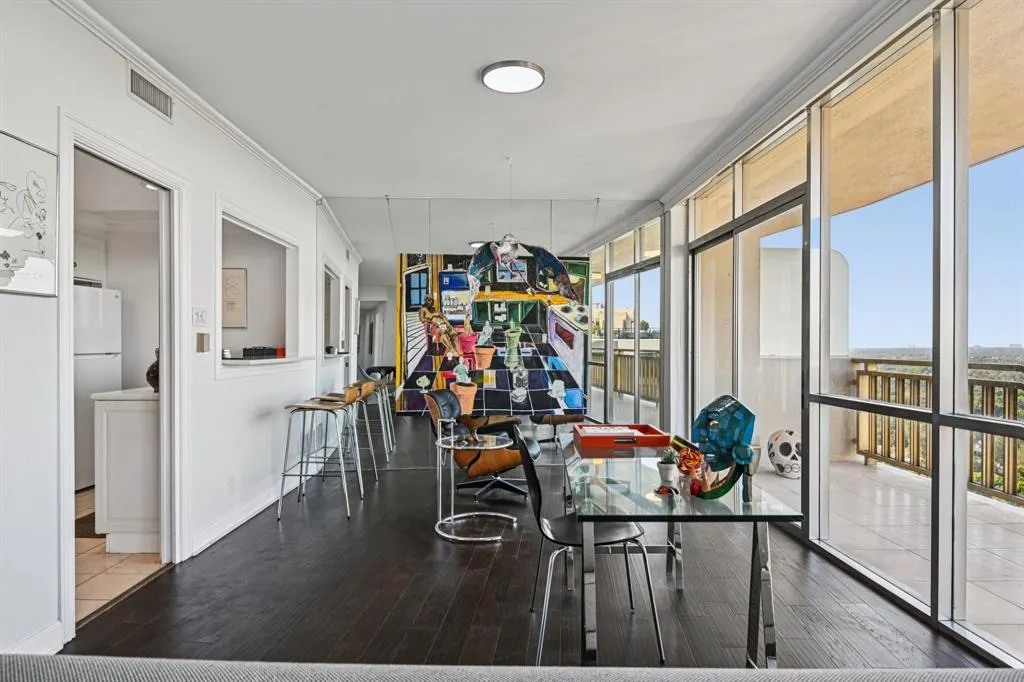 6211 W Northwest Highway, #2306