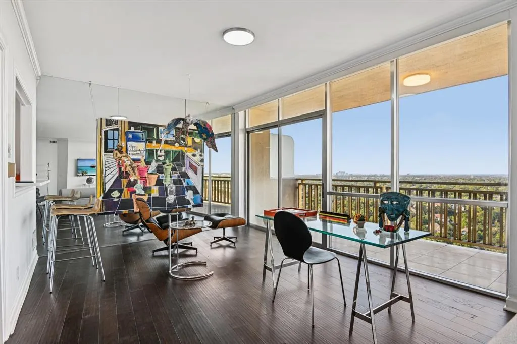 6211 W Northwest Highway, #2306
