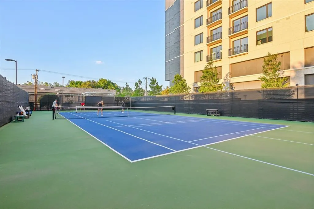 6211 W Northwest Highway, #2306