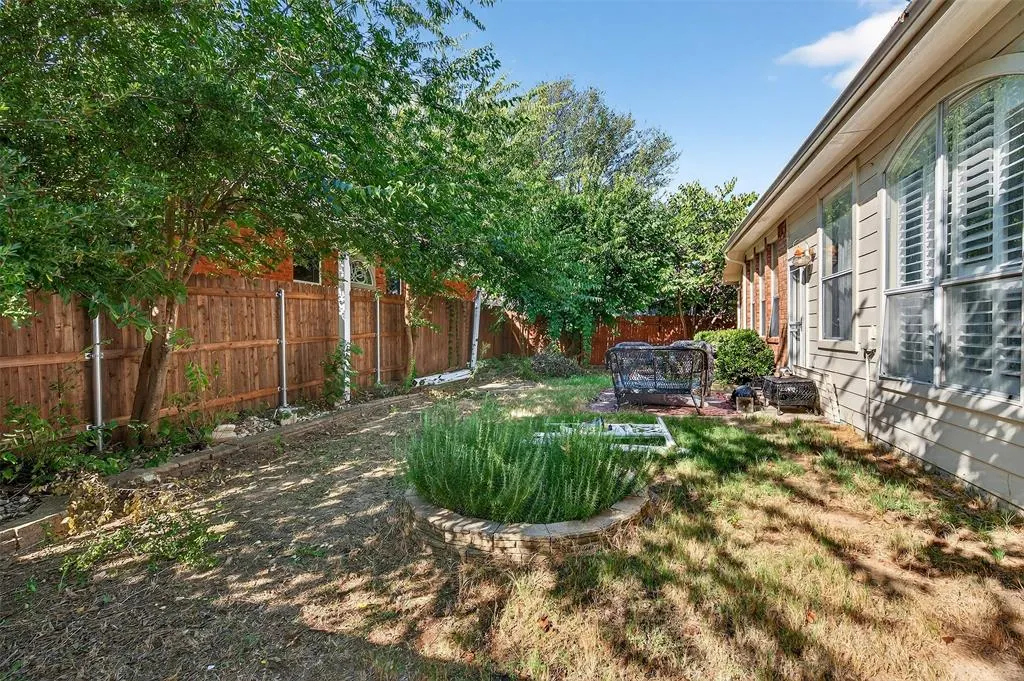 5101 Stonecrest Drive