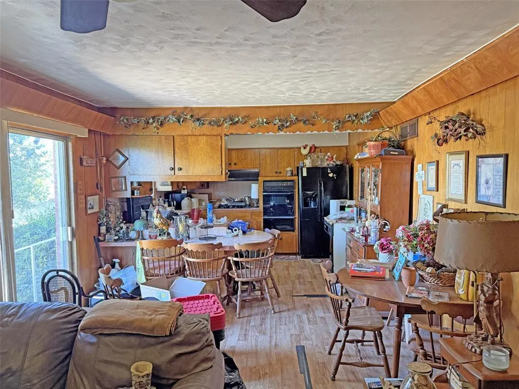 307 E 5th Street