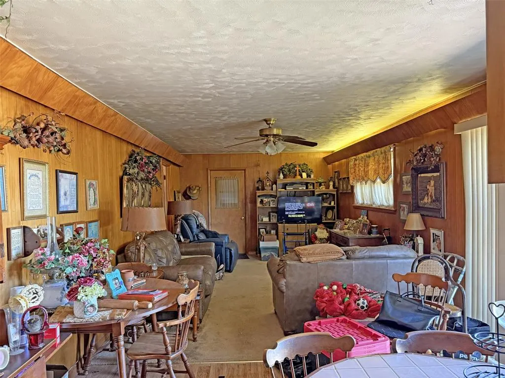 307 E 5th Street