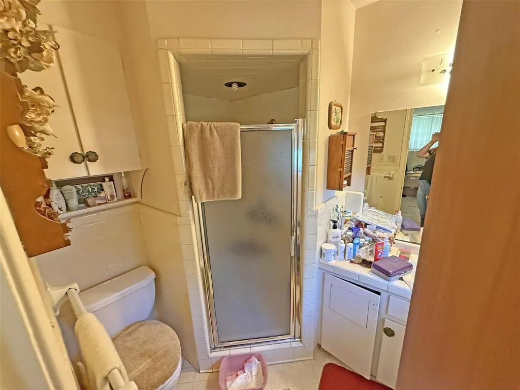 307 E 5th Street