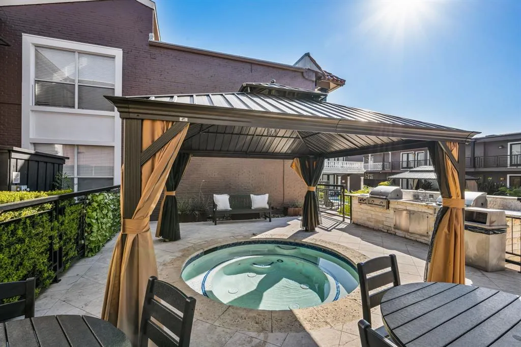 5934 Sandhurst Lane, #109
