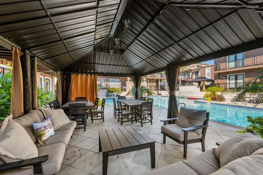 5934 Sandhurst Lane, #109