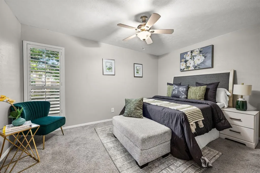 5934 Sandhurst Lane, #109
