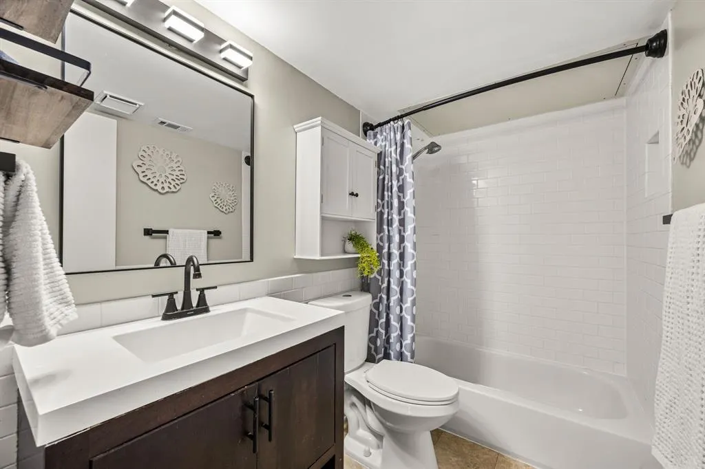 5934 Sandhurst Lane, #109