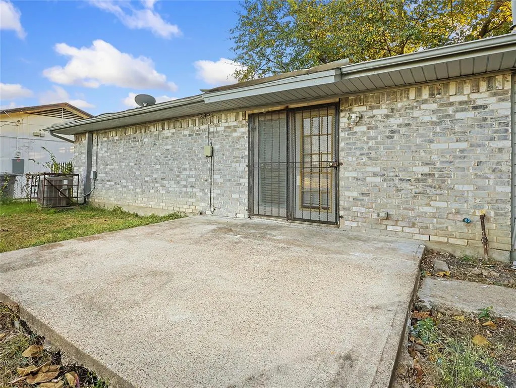 6454 Cinnamon Oaks Drive