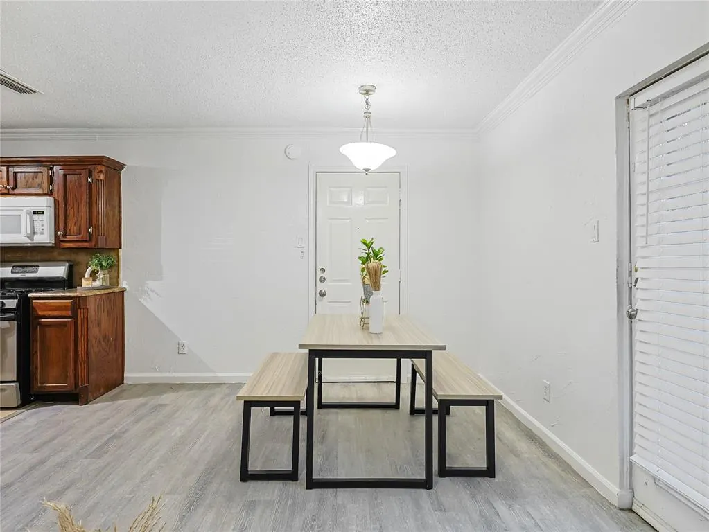 6454 Cinnamon Oaks Drive