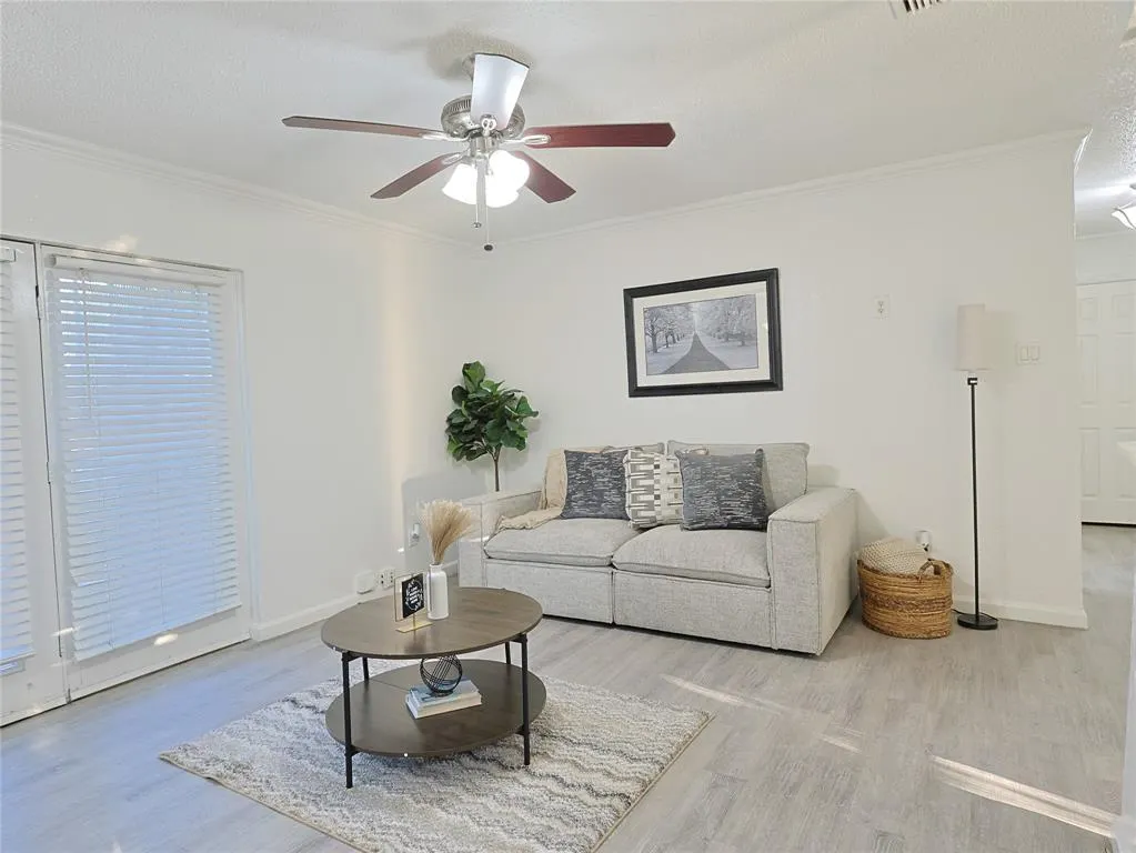 6454 Cinnamon Oaks Drive
