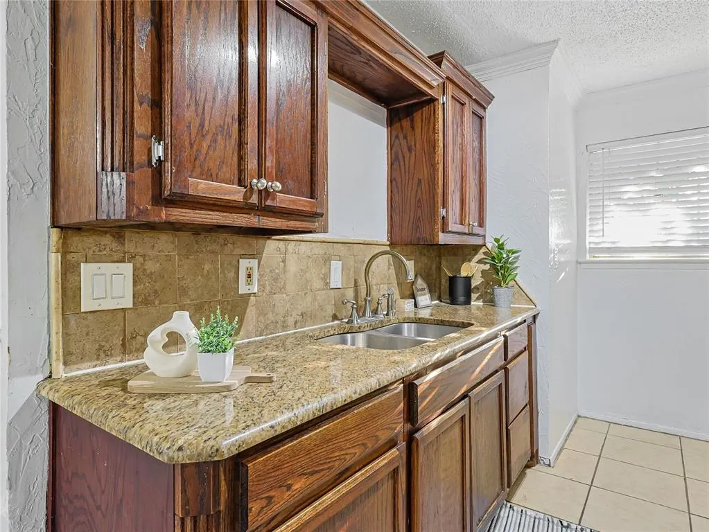 6454 Cinnamon Oaks Drive