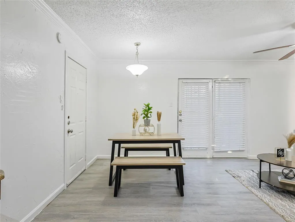 6454 Cinnamon Oaks Drive