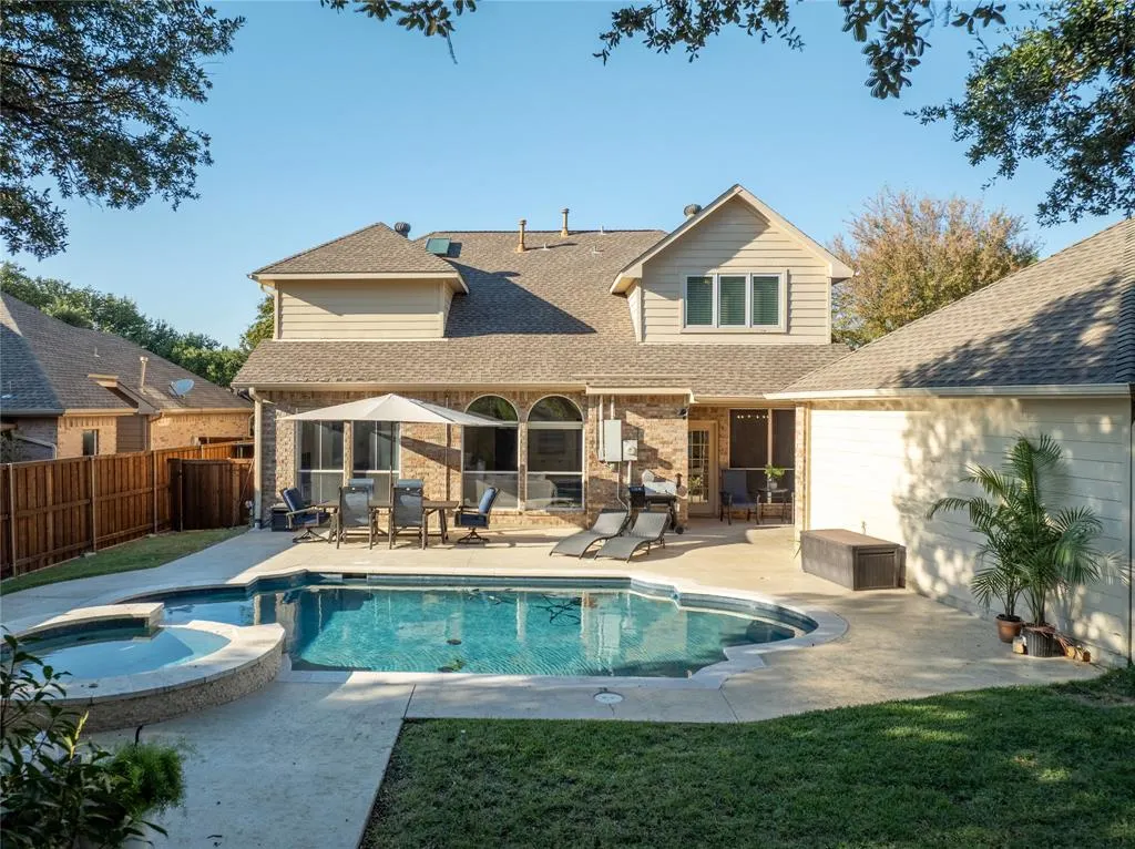 915 Autumn Ridge Drive