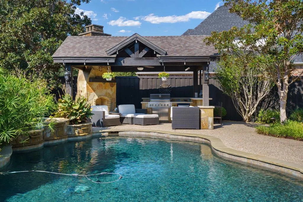2429 Dillon Drive