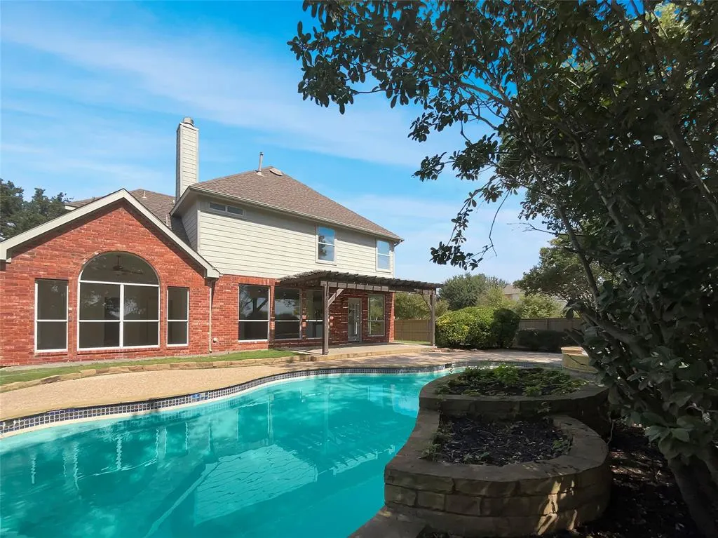 8801 Falcon Crest Drive