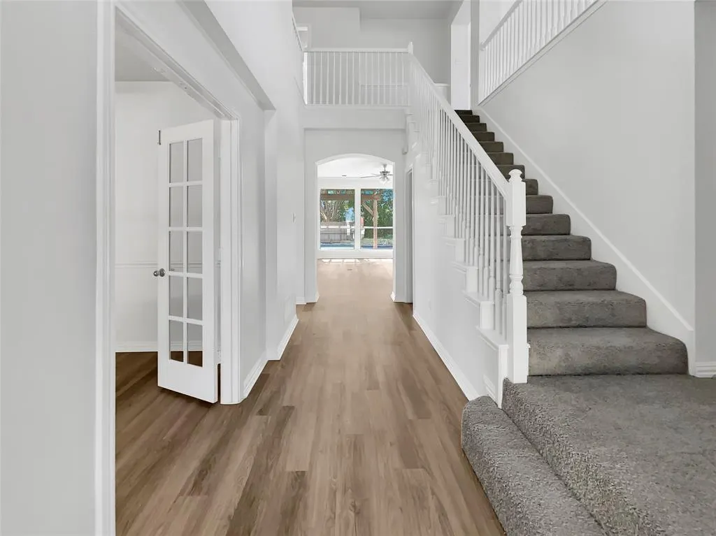8801 Falcon Crest Drive