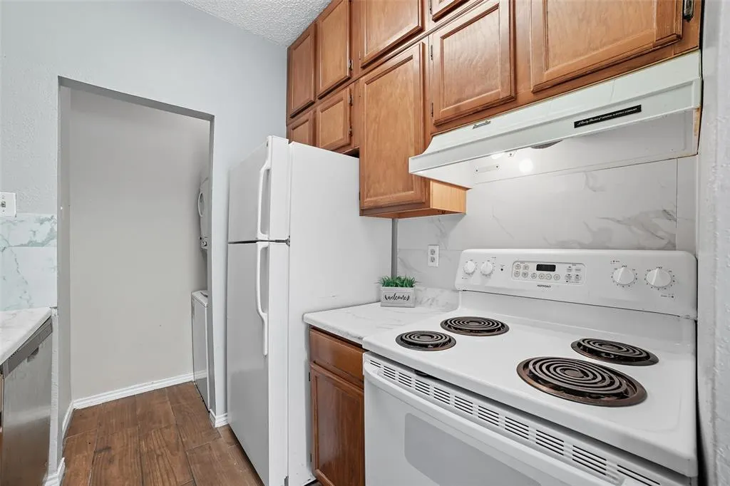 5620 Live Oak Street, #104