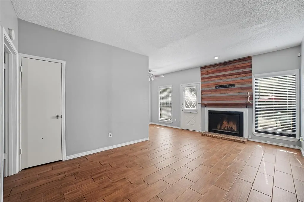 5620 Live Oak Street, #104