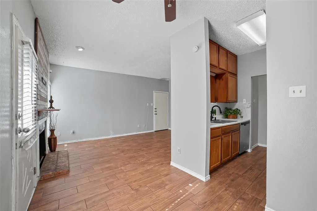 5620 Live Oak Street, #104