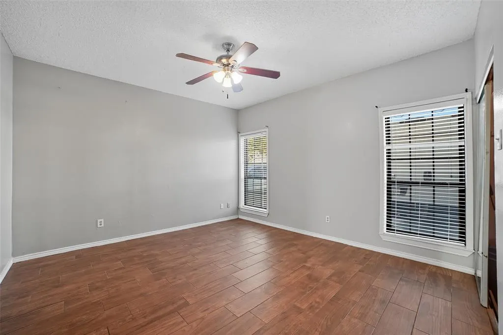 5620 Live Oak Street, #104