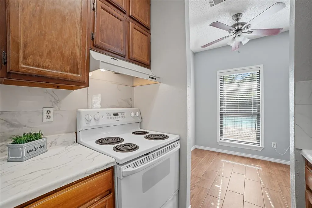 5620 Live Oak Street, #104
