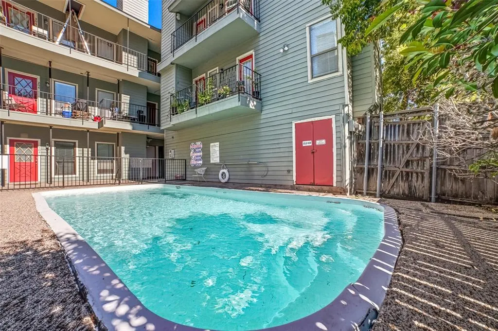 5620 Live Oak Street, #104