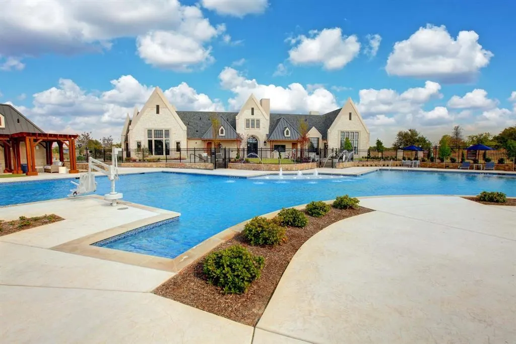 2637 Buckingham Lane