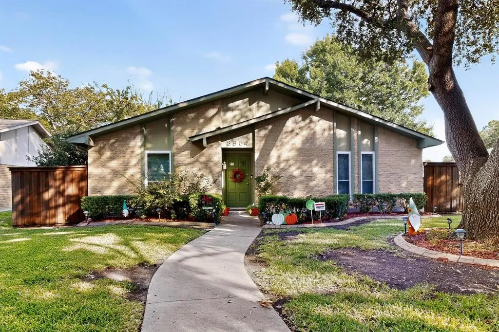 3904 Villa Downs Drive