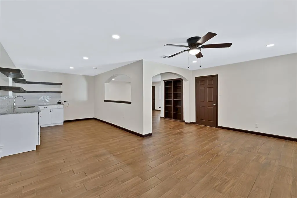 6468 Seco Boulevard