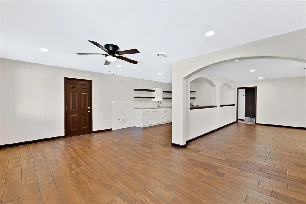 6468 Seco Boulevard