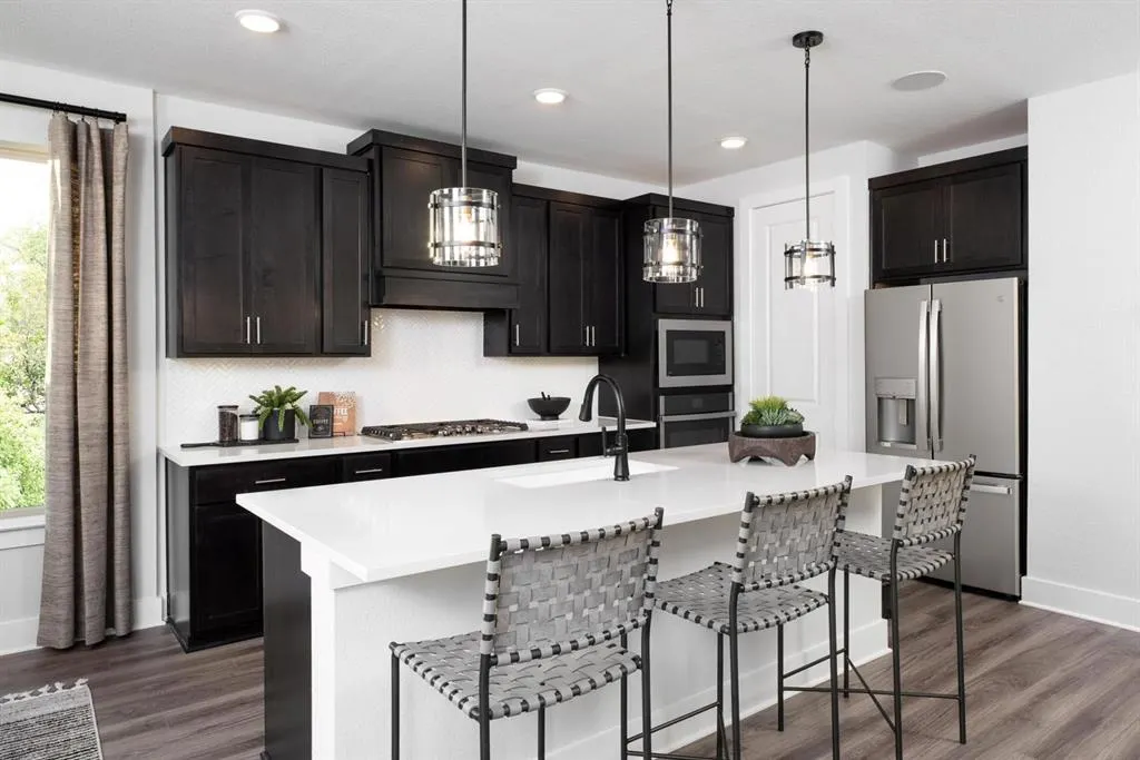 1141 Amaryllis Lane