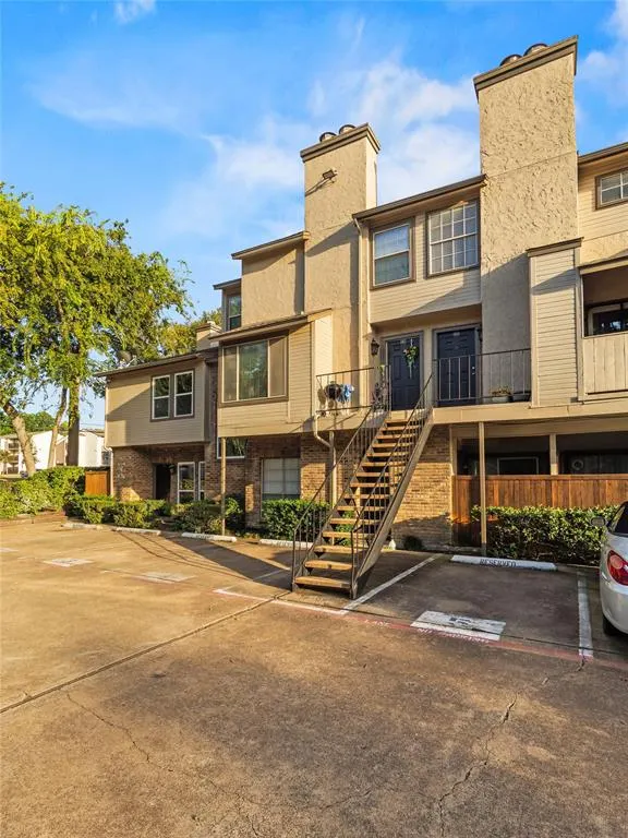 5757 Martel Avenue, #B11