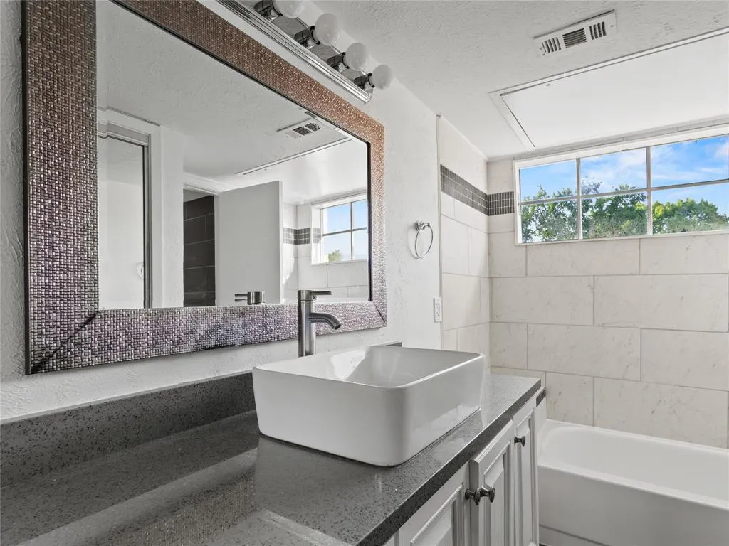5757 Martel Avenue, #B11