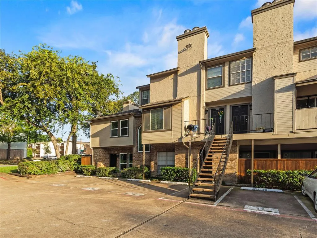 5757 Martel Avenue, #B11
