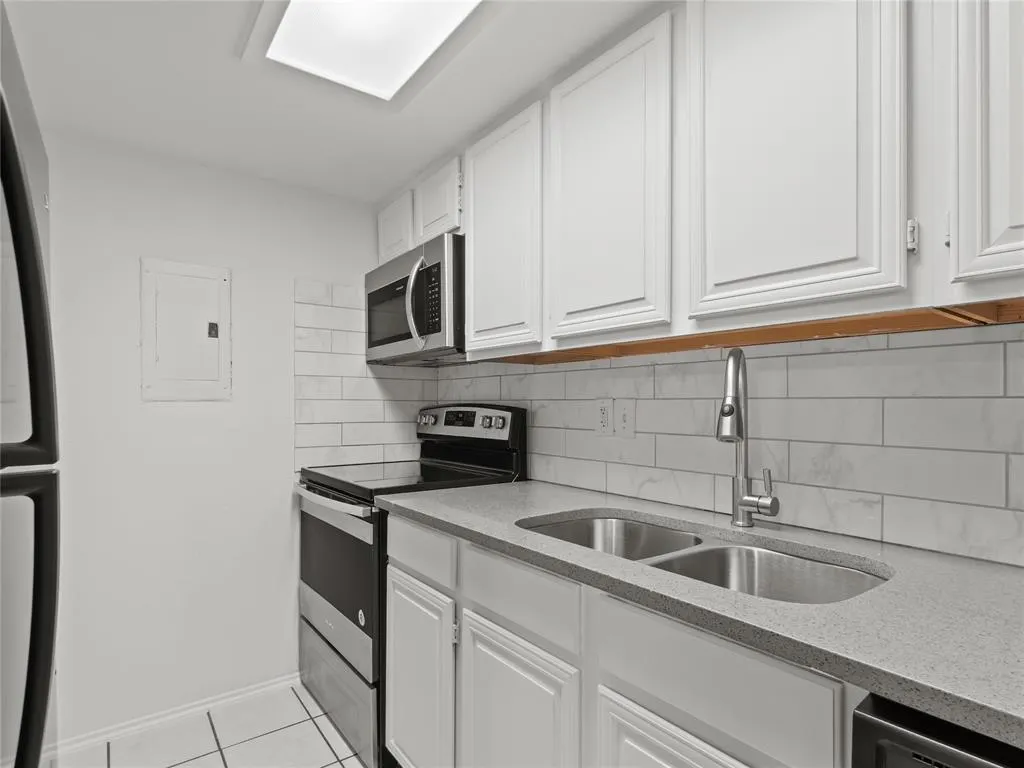 5757 Martel Avenue, #B11