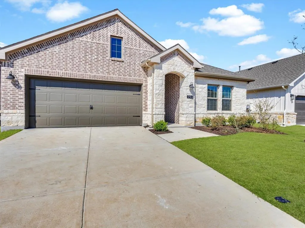 752 Waterhouse Lake Drive