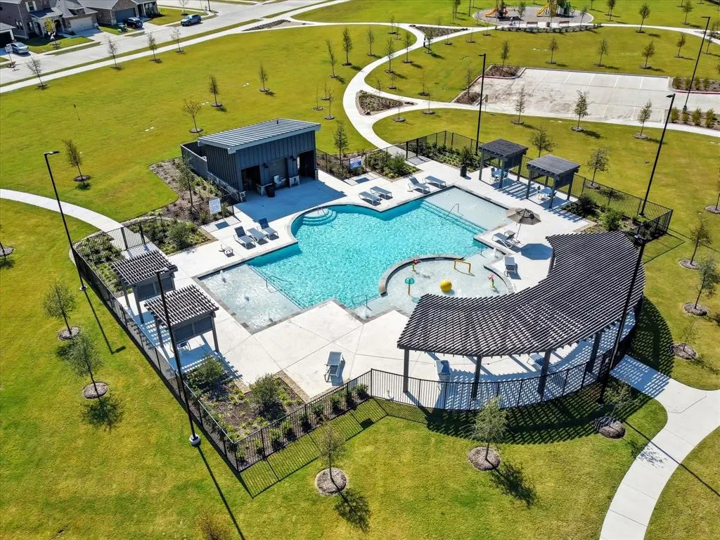 752 Waterhouse Lake Drive
