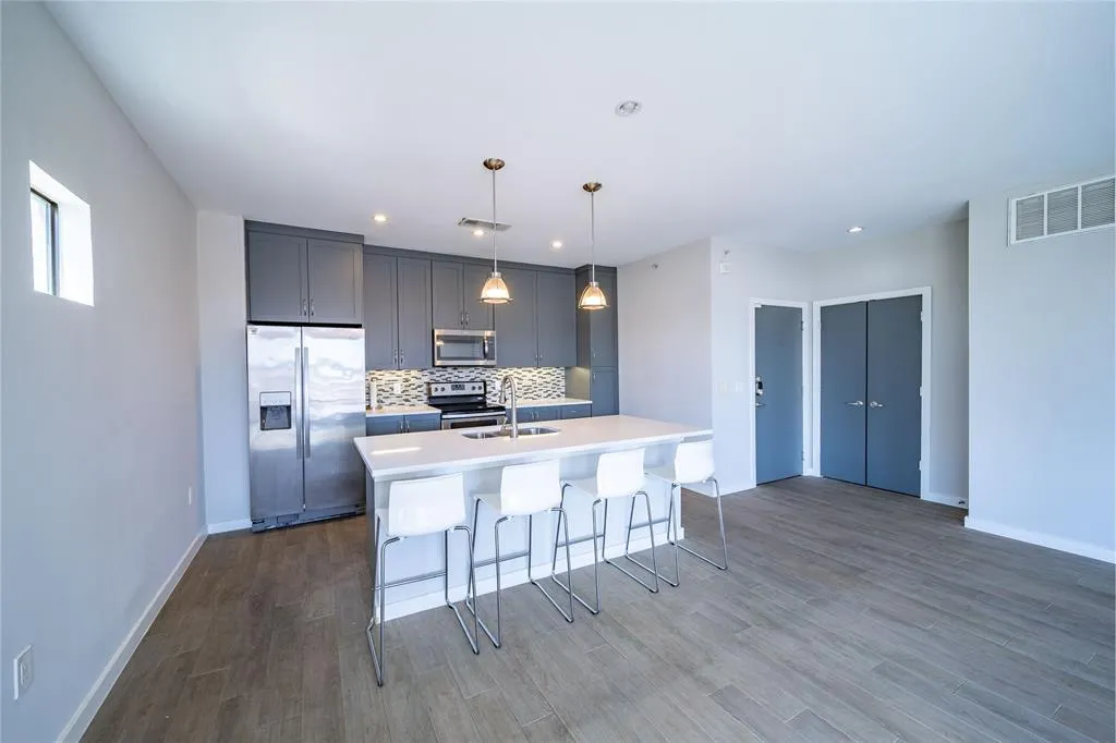 5609 SMU Boulevard, #501