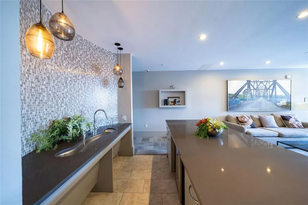 5609 SMU Boulevard, #501