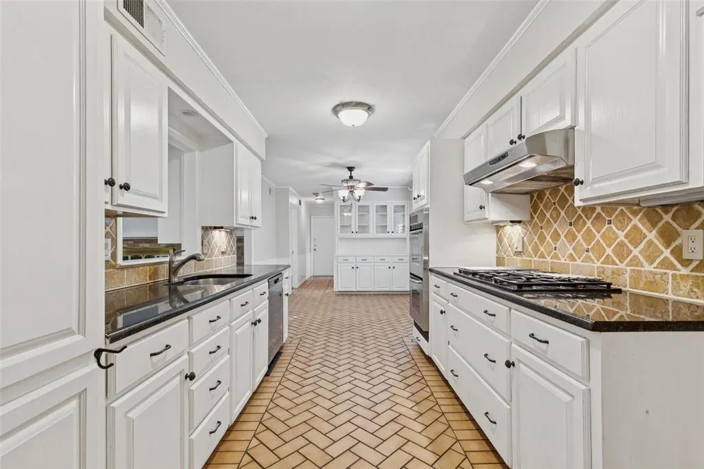 6158 Chesley Lane
